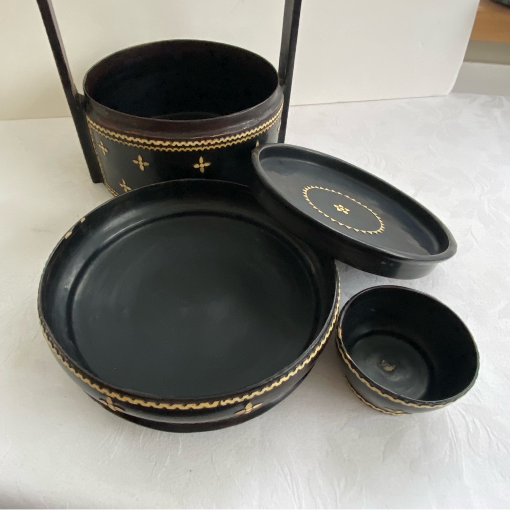 Vintage Tiffin Burmese Lacquered Food Carrier 4 pieces circa 1950 - Picture 4 of 17